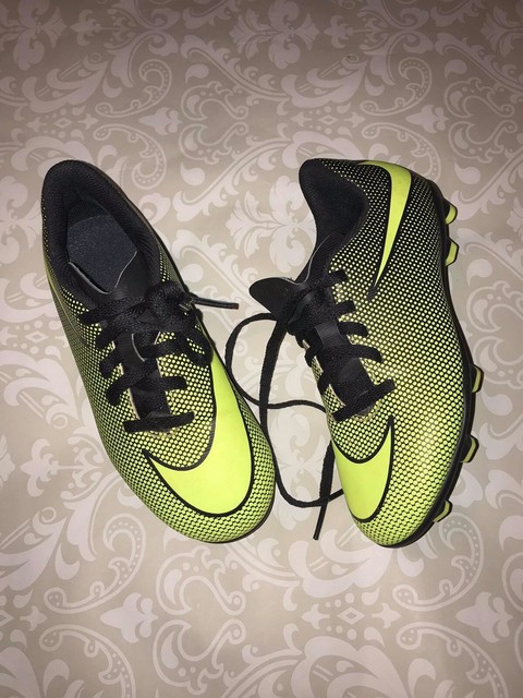 neon yellow nike cleats