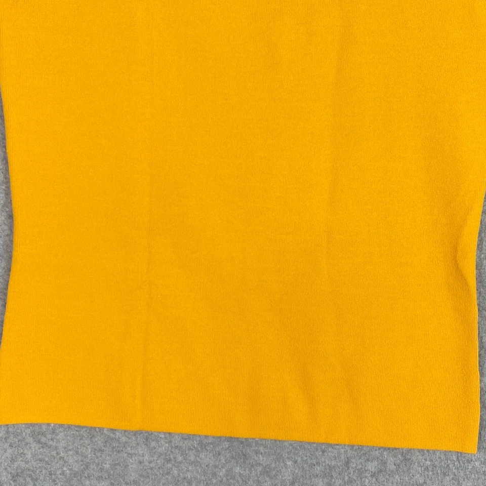 Pullover tejido sin mangas con cuello cuadrado amarillo pequeño con cable y calibre para mujer Foto 3 de 4