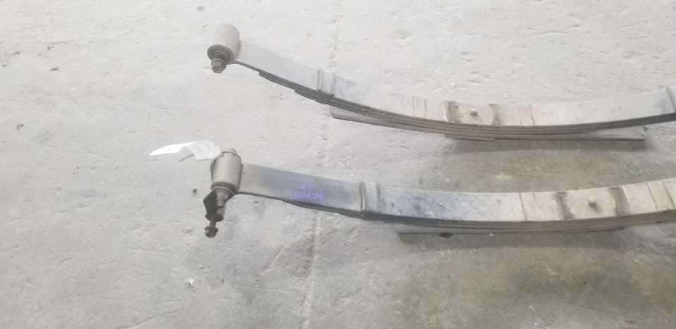 1996 FORD F250 SUPER DUTY REAR LEAF SPRING SET PAIR 4 LEAF Foto 4 de 4