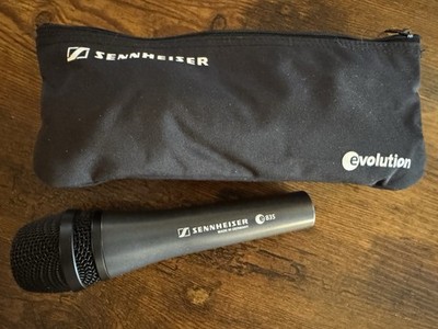 Sennheiser E835 Dynamic Cardioid Vocal Microphone