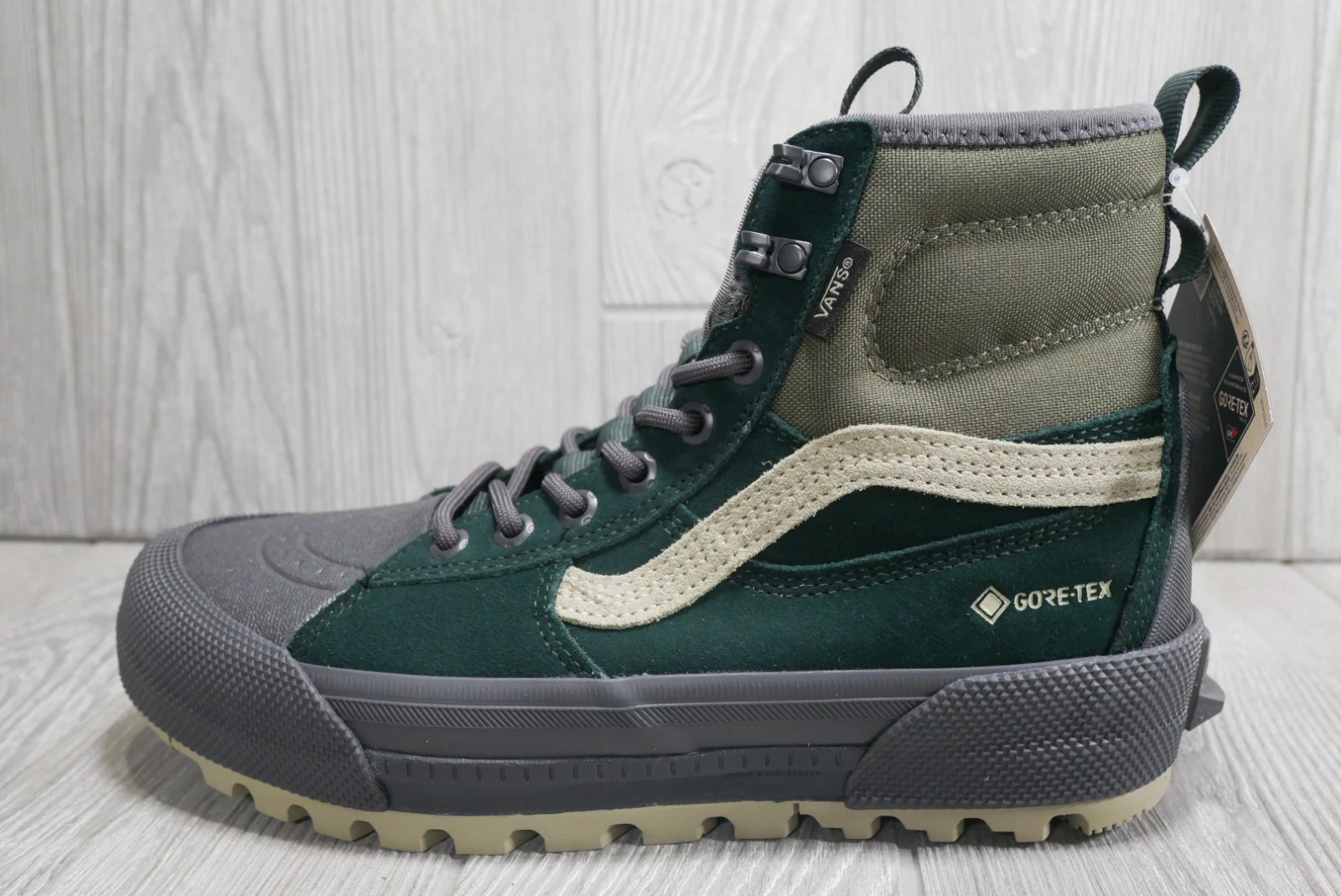 VANS Sk8-Hi MTE Gore-Tex Grey/Green Mens 7.5 Womens 9 Cold Weather Hiking 721356