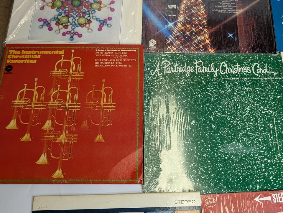 x8 LOT Christmas Records 33 RPM Henry Mancini Lawrence Welk Gene Autry Music Box - Image 2 of 4