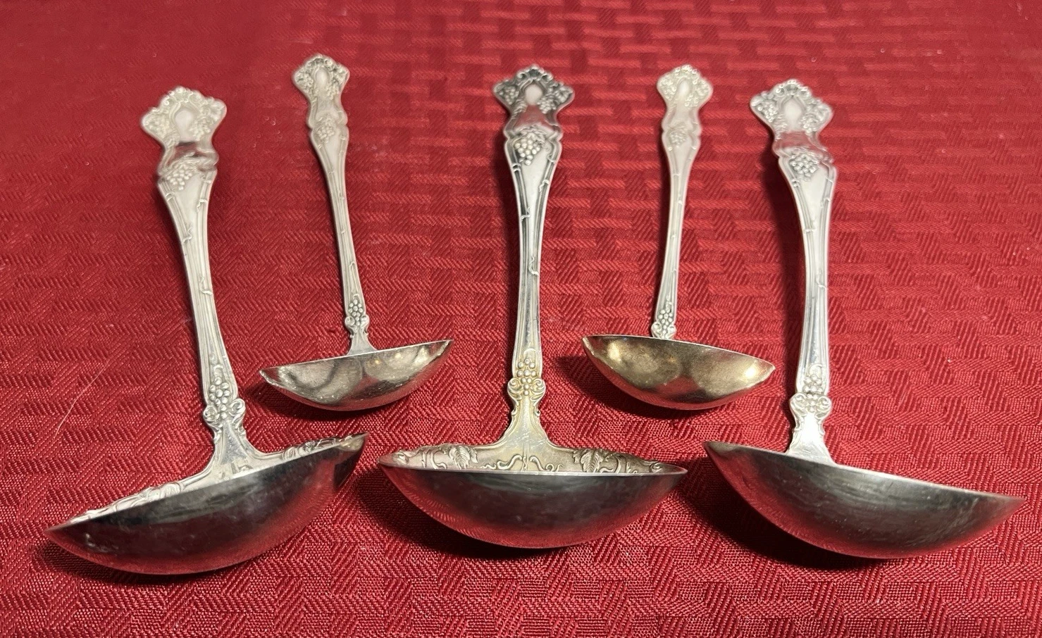 1847 ROGERS*VINTAGE GRAPE PATTERN*(3)GRAVY LADLES & (2)SAUCE LADLES
Opens in a new window or tab