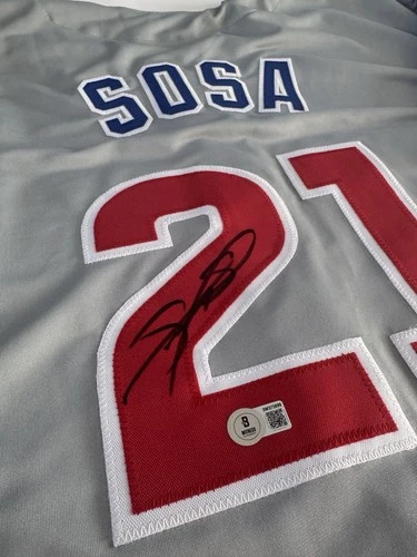SAMMY SOSA Signed Custom Jersey Chicago CUBS COA (Beckett Authentication) MLB