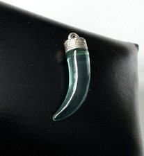 Modeschmuck Anhänger Zahn Design Türkis mit silberfarbener Fassung Tigerzahn