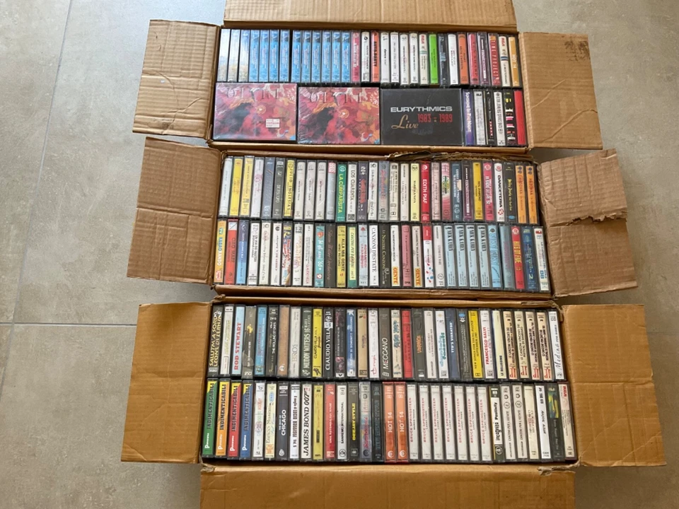 MUSICASSETTE NUOVE DA NEGOZIO (OLTRE 1200, MOLTE ANCORA SIGILLATE)