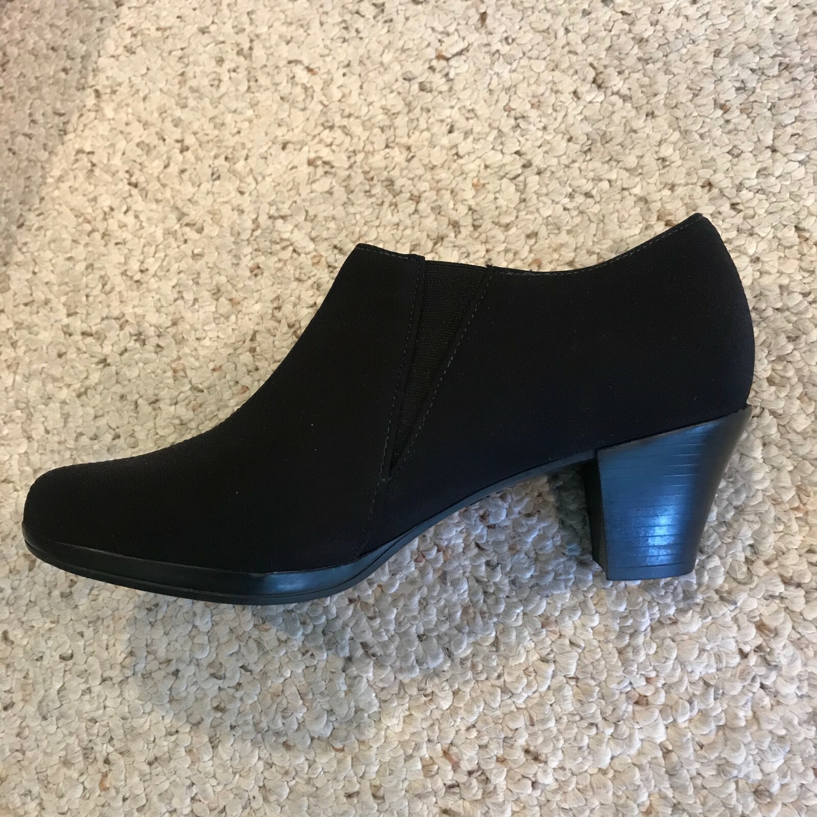 Munro shoes Taylor Stretch Size 5 Black 