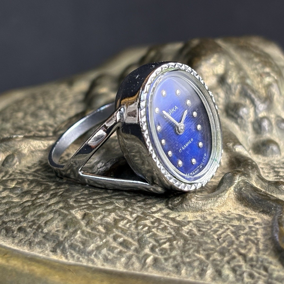 Rare Vintage Mechanical Ladies Watch Chaika Signet Ring 17 
