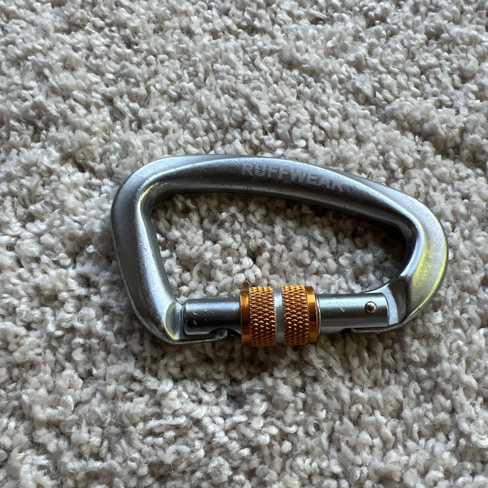 Ruffwear Locking Mini Carabiner For Dog Rope Knot-a-Leash or Key Chain - Image 2 of 3