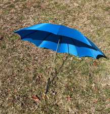Vtg Giant Umbrella Co 38 USA Blue Nylon With Gold Tone Handle Parasol