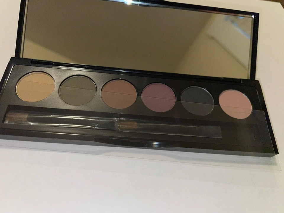 Sheer Cover - Modern Classics Eye Palette - 0.205 Oz - Discontinued - Image 2 of 4