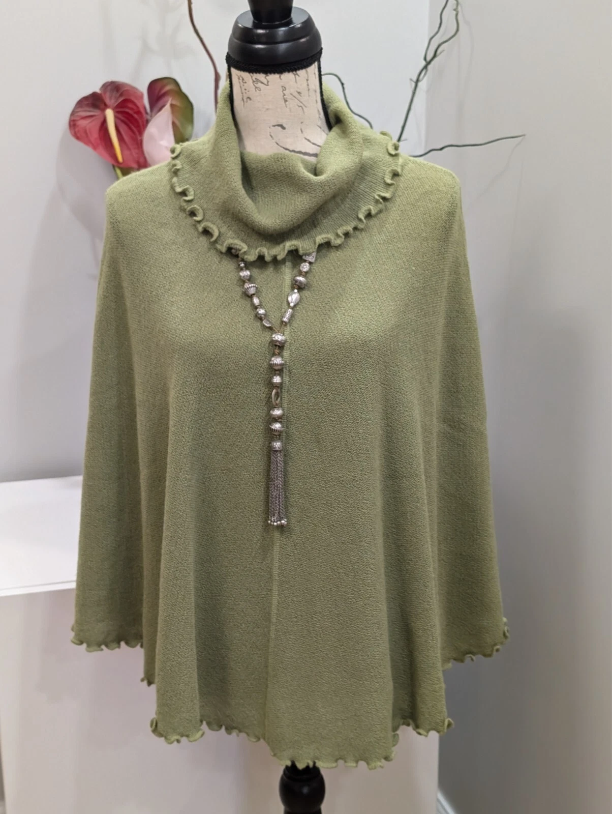 Poncho 100% Baby Alpaca Women One size Lime color Sweater Shawl made in Peru