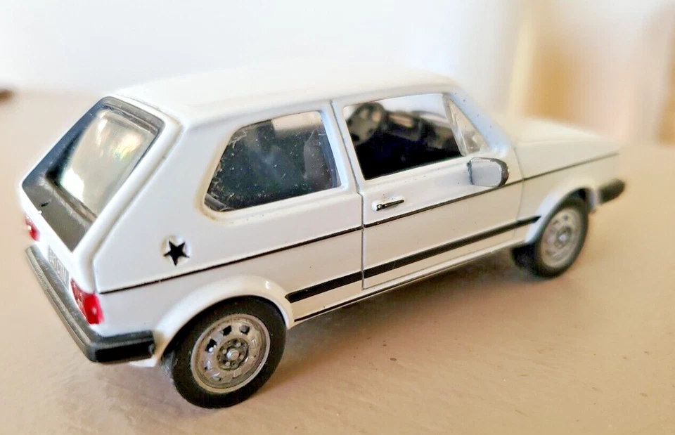 Vintage 1:43  White 1976 Volkswagen Golf Gti Mk1 Code3 - Image 4 of 4