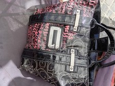 Borsa Guess Nera Rosa