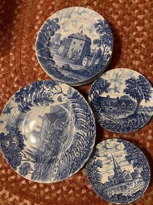 Mixed odd pieces of Shakespere Country Dishes, Royal Essex England, 13 pieces