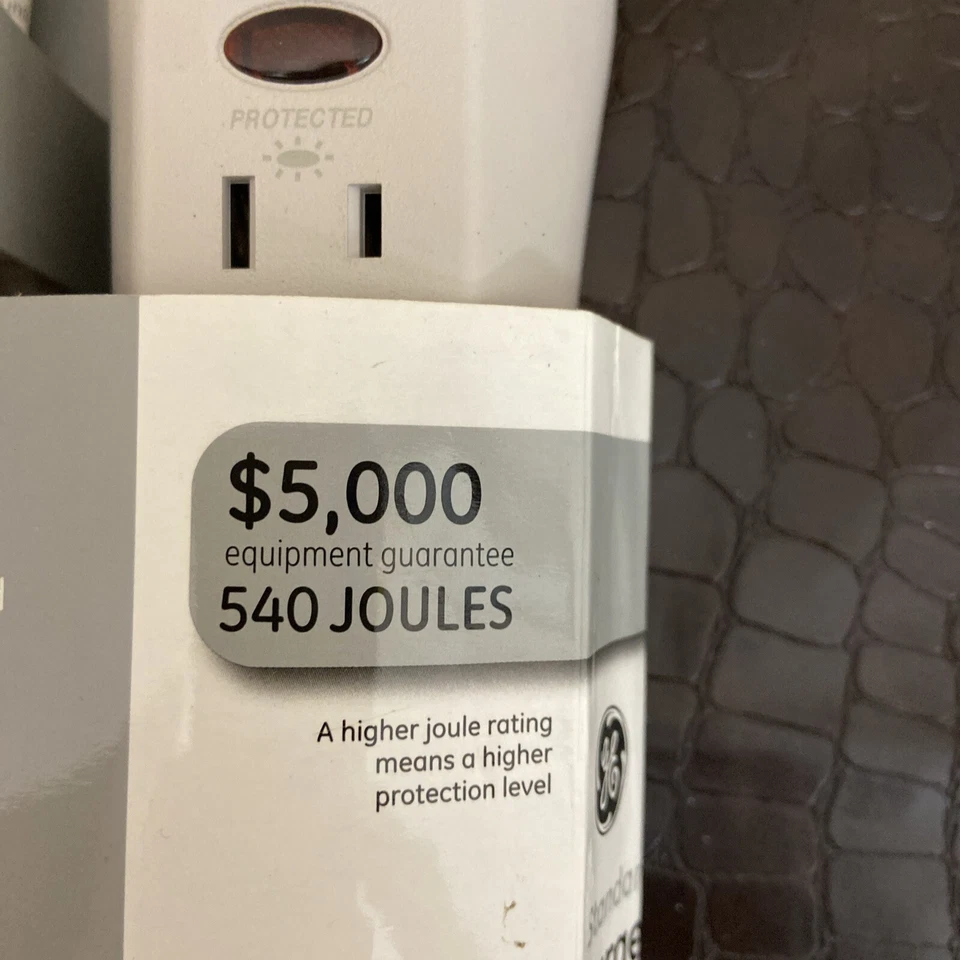 NEW GE SurgePro 6-Outlet Electronics Protector 540 Joules 3-FT SJT 14 AWG 3-wire - Image 4 of 4
