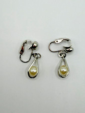 VINTAGE FAUX PEARL TEARDROP EARRINGS SILVER T...