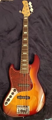 Marcus Miller Sire Bass v7 5 String Sunburst