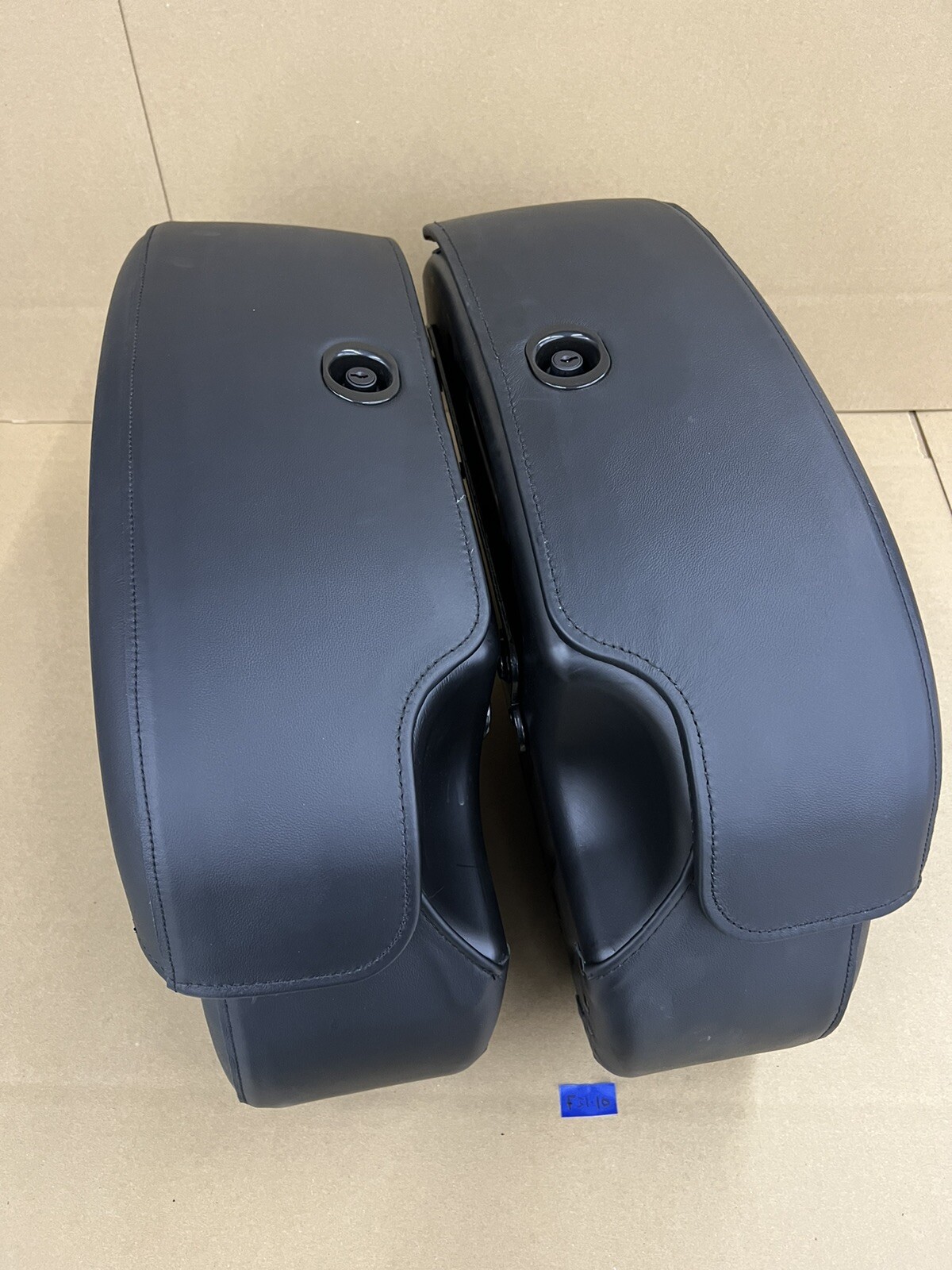 Genuine HarleyDavidson Dyna Rigid Leather Saddlebags 9161509A No Keys