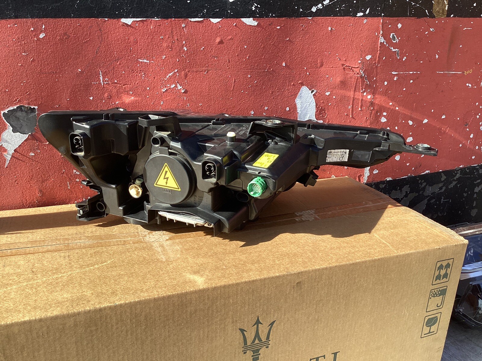 2017 2018 2019 2020 MASERATI LEVANTE LEFT HEADLIGHT XENON AFS COMPLETE OEM USED