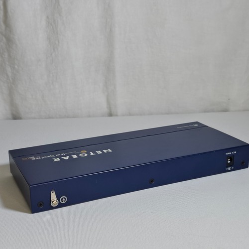 Netgear DS108 8 Port 10/100 Mbps Dual Speed Hub with Power Adapter!! - Photo 3/5