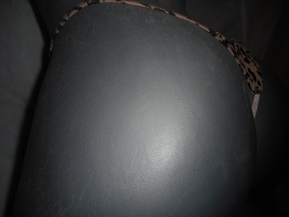 Victoria's Secret Beige/Black Leopard V String Panty MEDIUM - Image 4 of 4