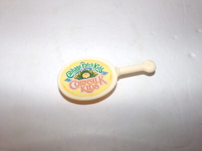CABBAGE PATCH KIDS CORNSILK HAIR BRUSH FOR DOLL  VERY HARD TO FIND. 016