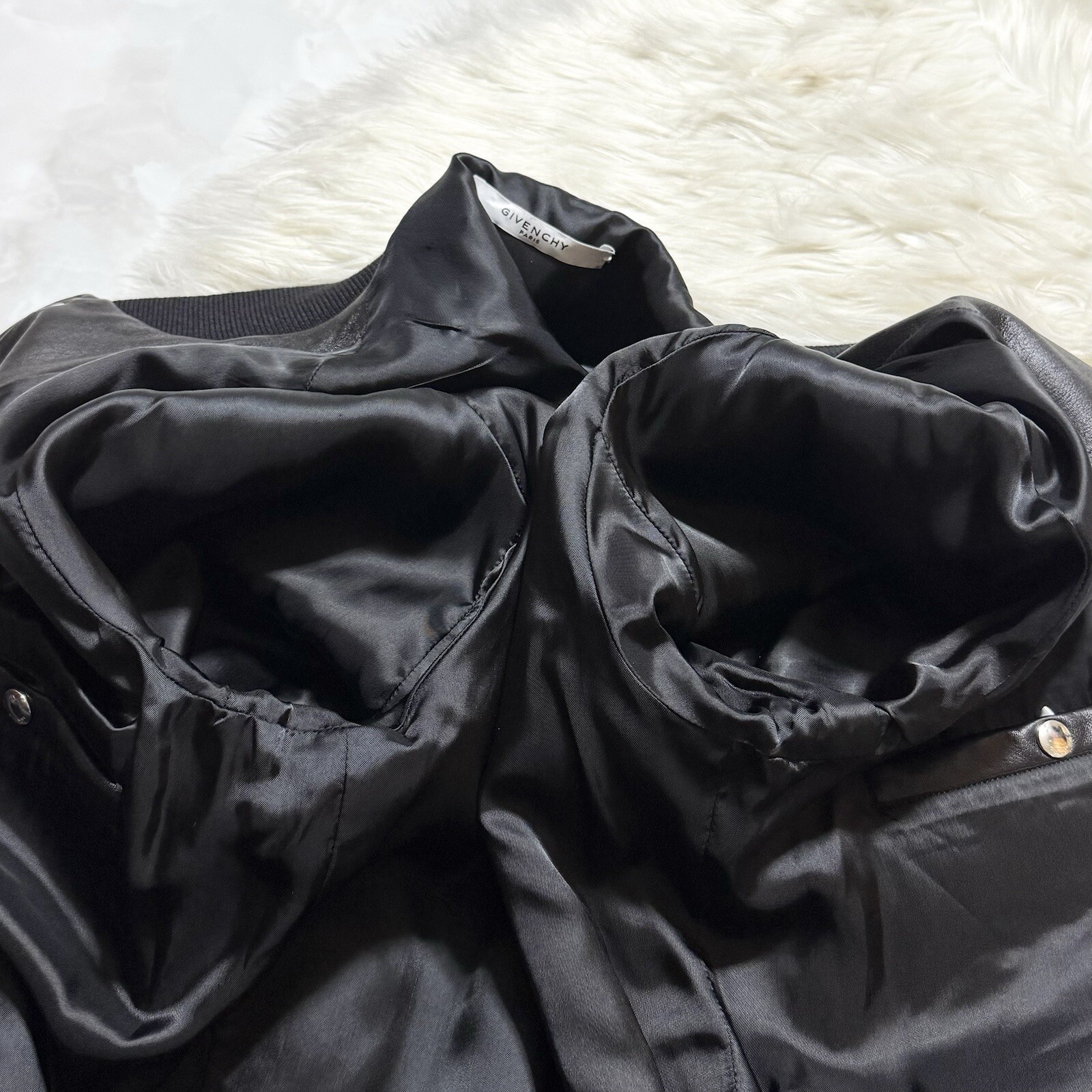 Authentic Great condition Givenchy round star lea… - image 12