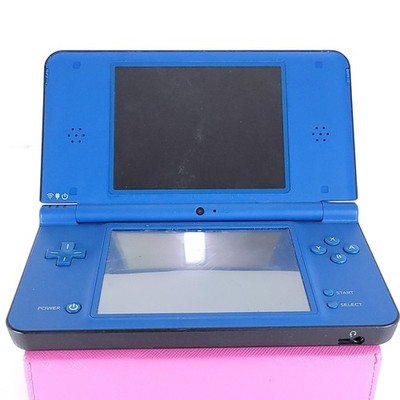 Nintendo DSi XL Blue UTL-001 USA For Parts/Repair (Powers on, Read Description)