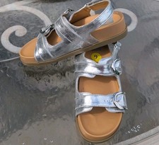 Dolce Vita Women's Alameda Sandal Silver Size 9 Buckle, Hook Loop Comfort EUC