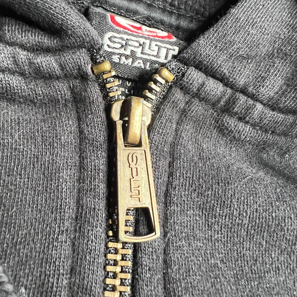 Moletom com capuz vintage dividido com zíper preto amarelo acabamento logotipo estrela Y2K tamanho P - Imagem 4 de 4