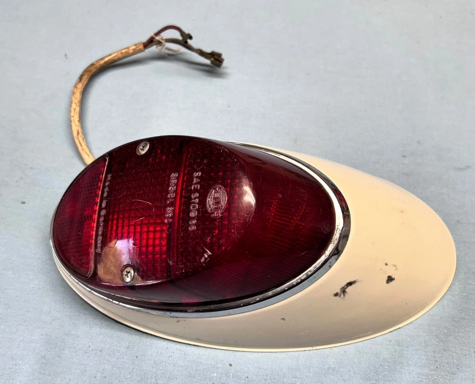 VW VOLKSWAGEN BEETLE 1962-1967 MONTAJE DE LUZ TRASERA (IZQUIERDA) lado del conductor Foto 3 de 4