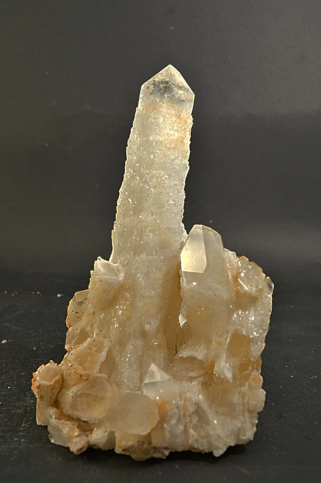 Amas de Quartz Ananas du Madagascar 504g - Photo 2/4