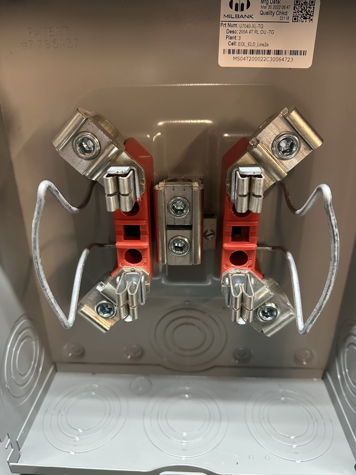 Milbank U7040‑XL‑TG Ringless Meter Socket – 200A 4‑Jaw 600V NEMA 3R – New OEM