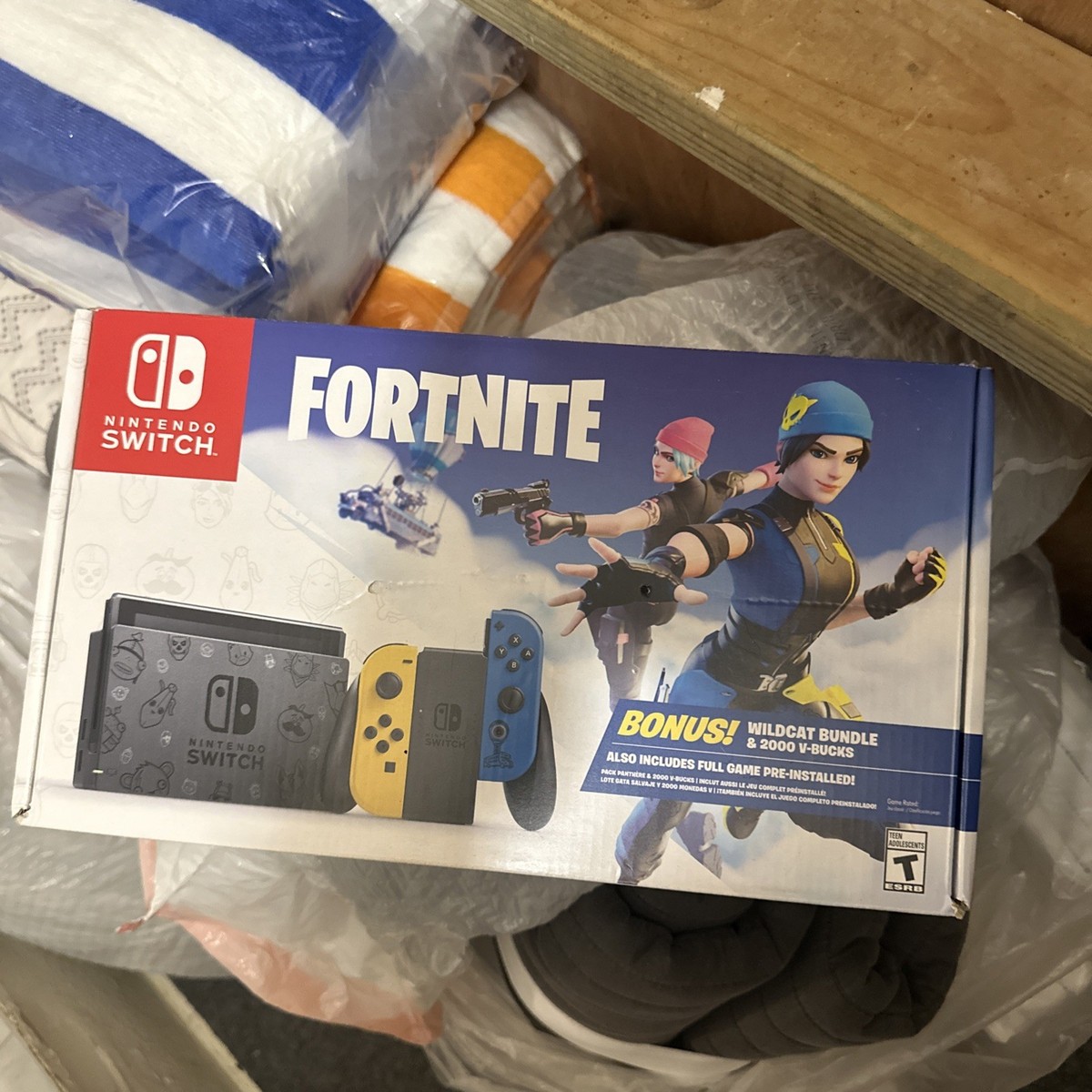 Open box! NINTENDO SWITCH Fortnite Special Edition - Wildcat