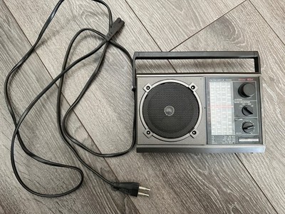 NORDMENDE Essex 1654 RADIO 3 Watts Weltempfänger FM/SW/MW/LW IECR6