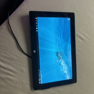 Microsoft Surface RT 32GB [10,6'' WiFi only] schwarz mit neuen Ladegerät