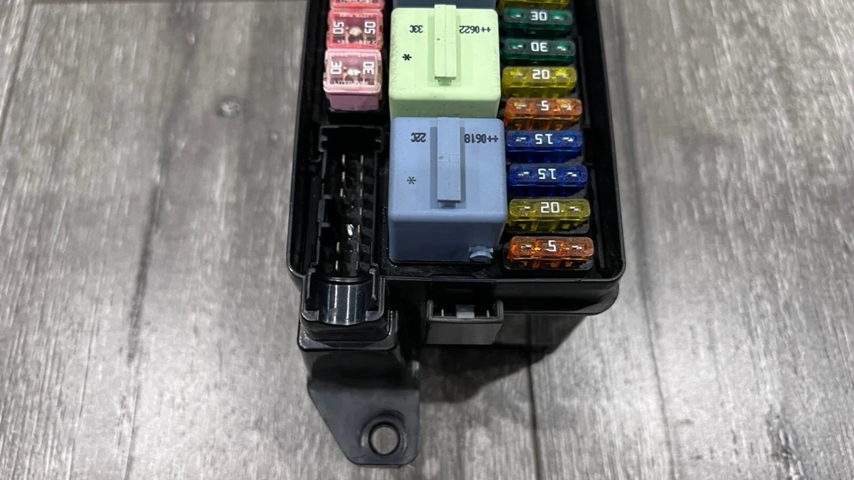 CAJA DE FUSIBLES ORIGINAL MINI COOPER R50 R53 2000-2006 Foto 3 de 4