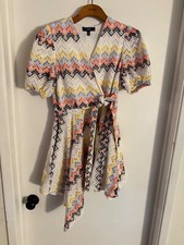 Women "N12H" multicolored,wrap,short sleeve short dress. Size Med