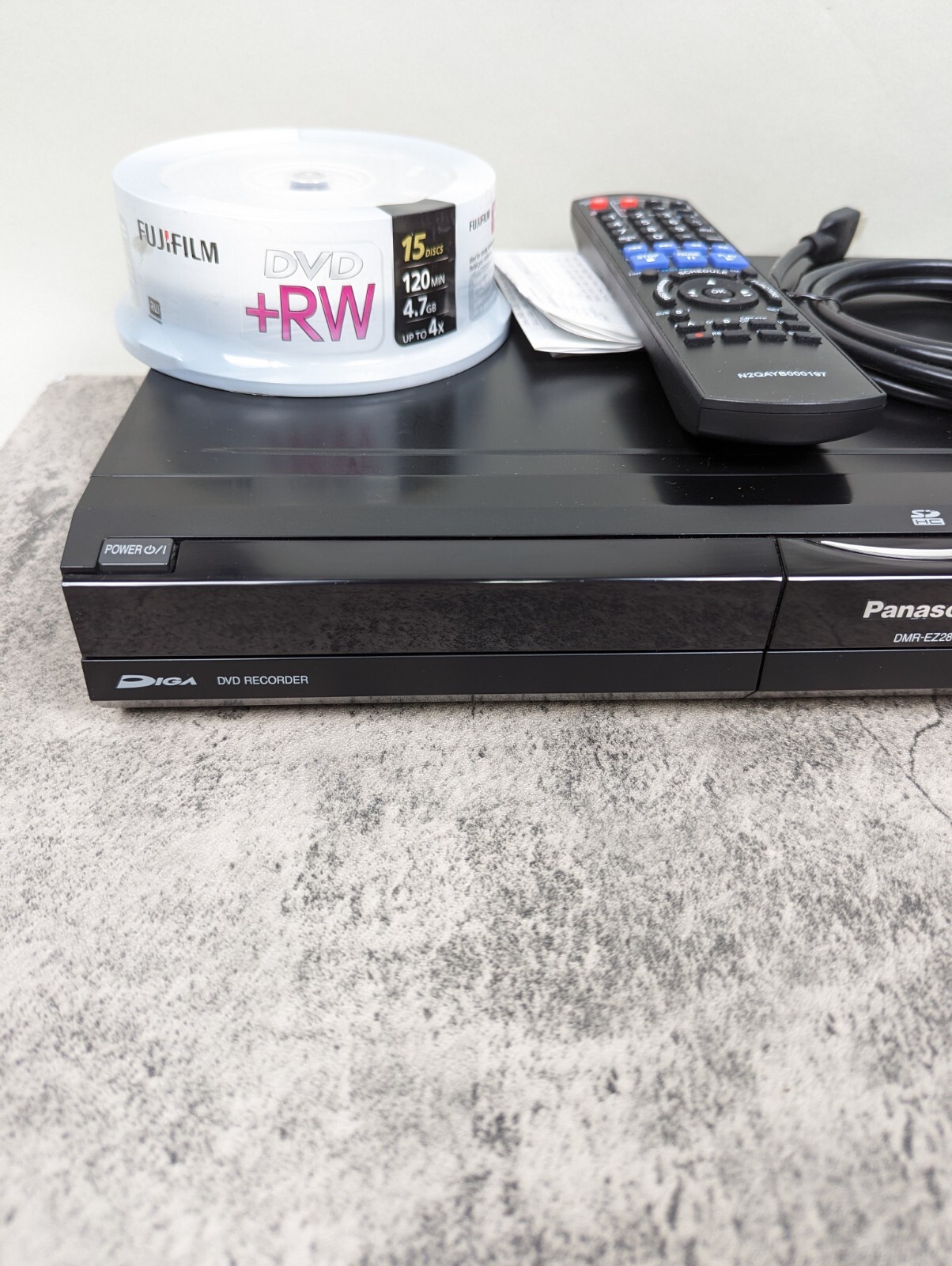 Panasonic DMREZ28 DVD Recorder Player 1080P Digital Tuner DVD+R Remote