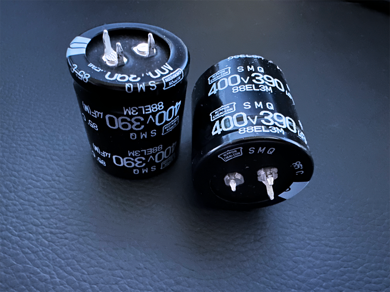2PCS ESMQ401VSN391MR35S Chemi-Con SMQ 390uF 400V Snap-In Capacitor 30x35 mm