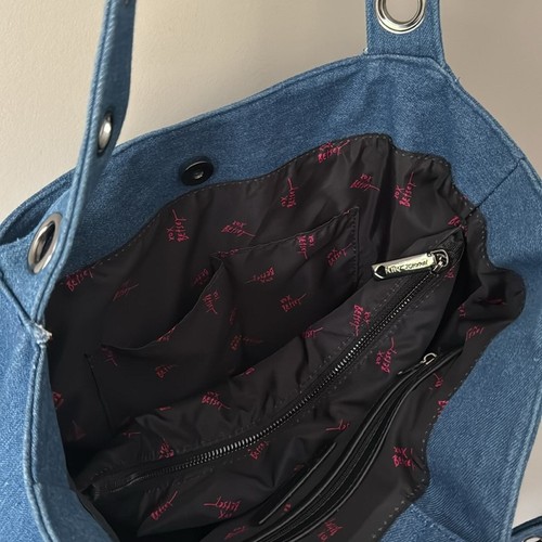 EUC BETSY JOHNSON LARGE DENIM SKULL TOTE BAG WITH GUNMETAL GROMMETS - Picture 9 of 12
