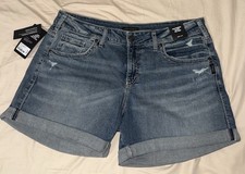 Silver Jeans Co Mid Rise Denim Boyfriend Shorts L53608SJL268. Size 33. Indigo