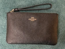 COACH Women’s Large Corner Zip Wristlet (One Size, Gold Black)
