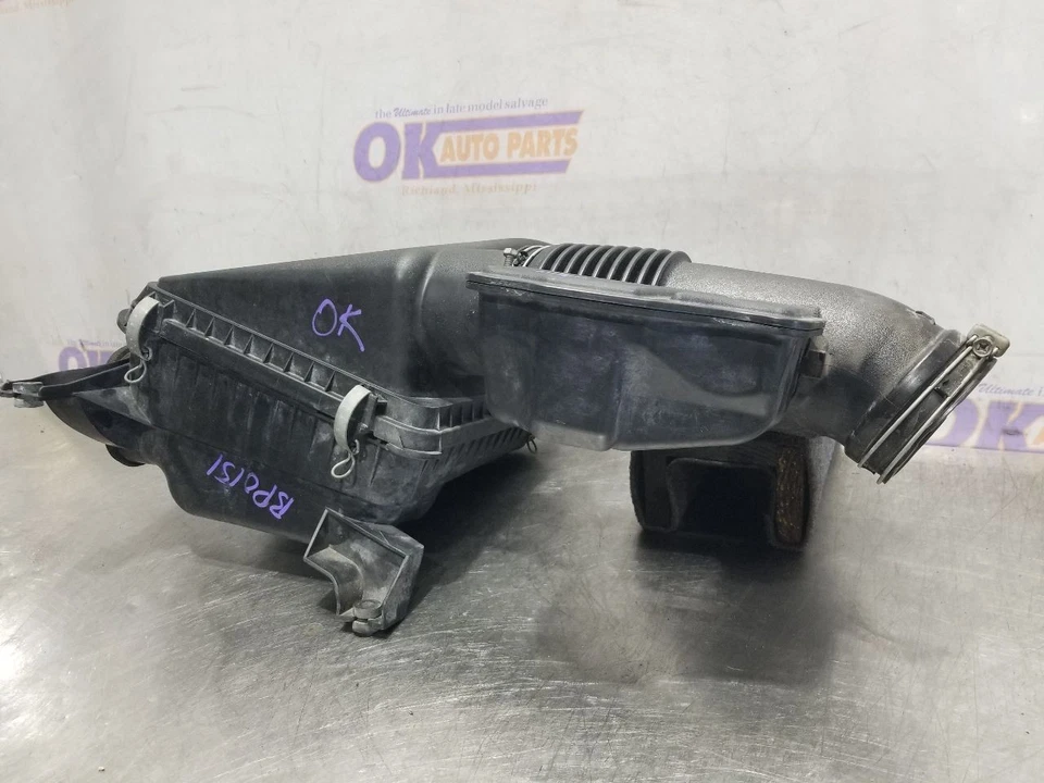 11 2011 TOYOTA LAND CRUISER 5.7L ENGINE AIR CLEANER AIR INTAKE  - Imagem 2 de 4