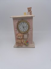 Wundersch&ouml;ne Resin Teddy Uhr Kinderzimmer. Kommt in OVP @ neue Batterie