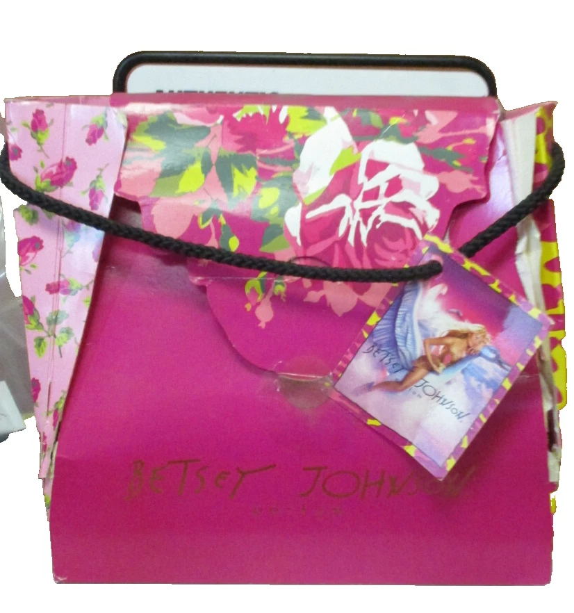 Set de regalo Betsey Johnson para mujer 1,7 oz EDP, 3,4 oz loción corporal 2 piezas (raspado) Foto 4 de 4