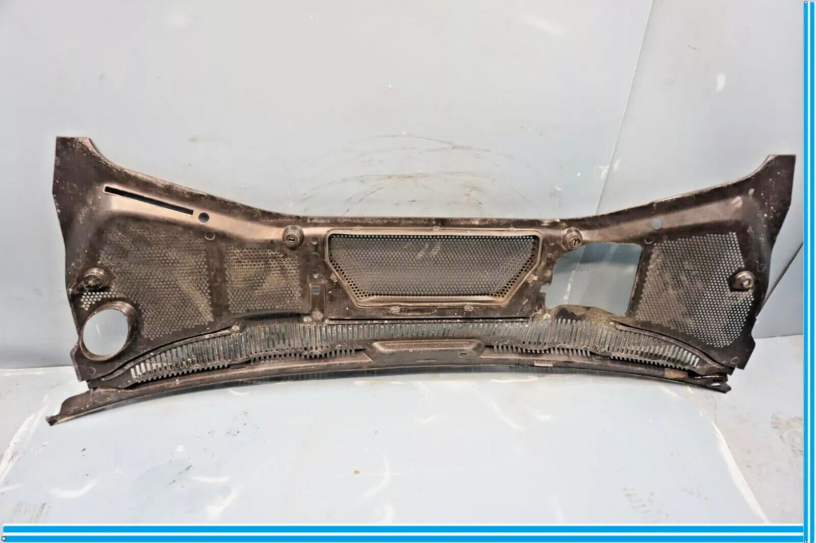 03-12 Bentley Continental Front Windshield Cowl Panel Trim Cover 3W8819415G OEM