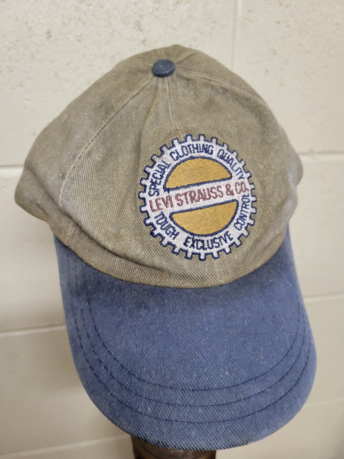 Baseball Cap - Levi Strauss - fits all sizes - buckle/strap closure