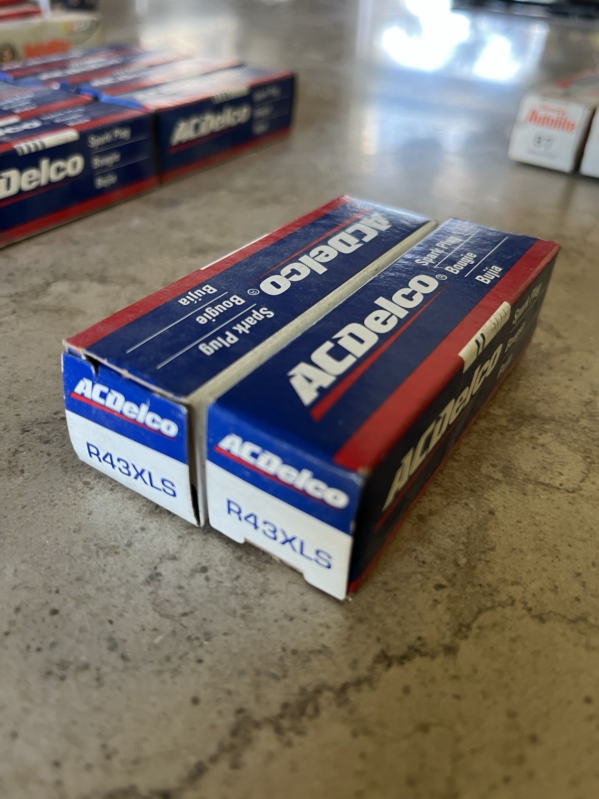 2 Pack Resistor Spark Plugs ACDELCO R43XLS Made in USA